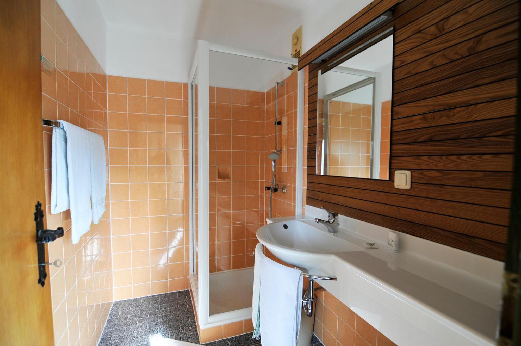 Landgasthof Kirchenwirt Grossraming Bagian luar foto